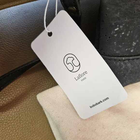 Laflore NWT wristlet - Picture 5 of 11